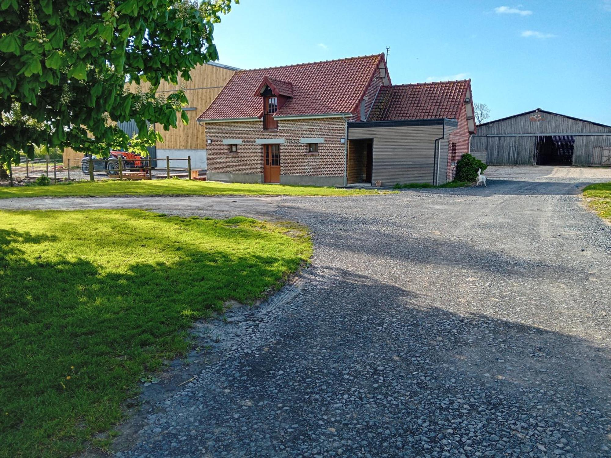 Gite Ferme Du Marronnier Derchigny Exterior foto