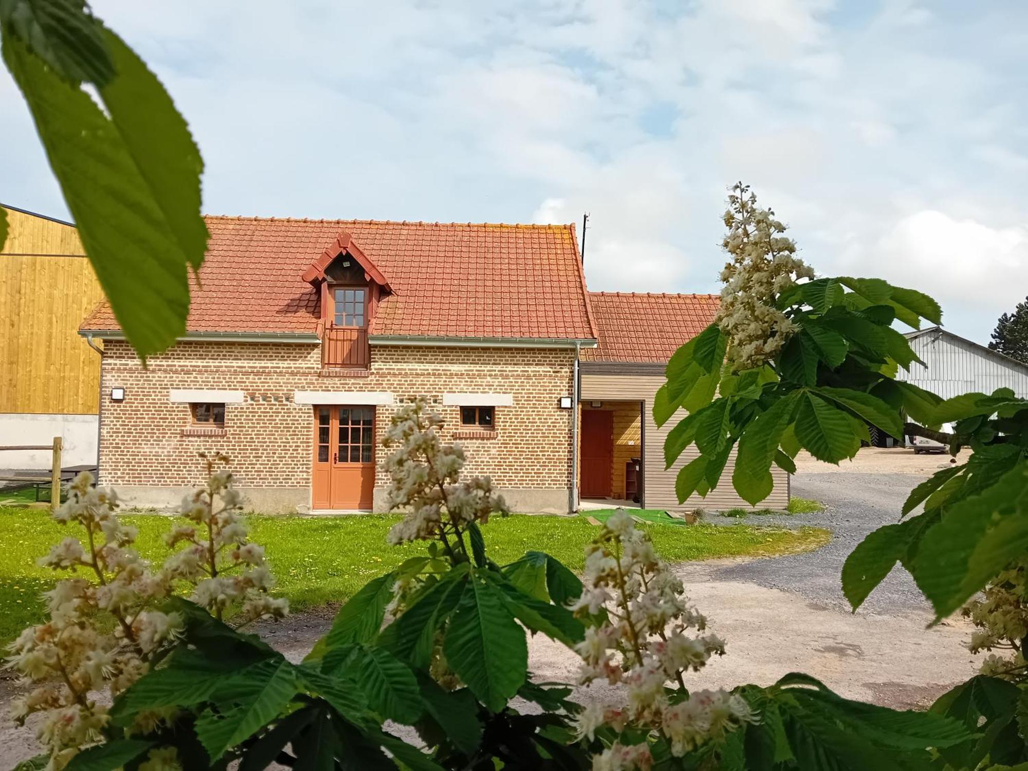 Gite Ferme Du Marronnier Derchigny Exterior foto